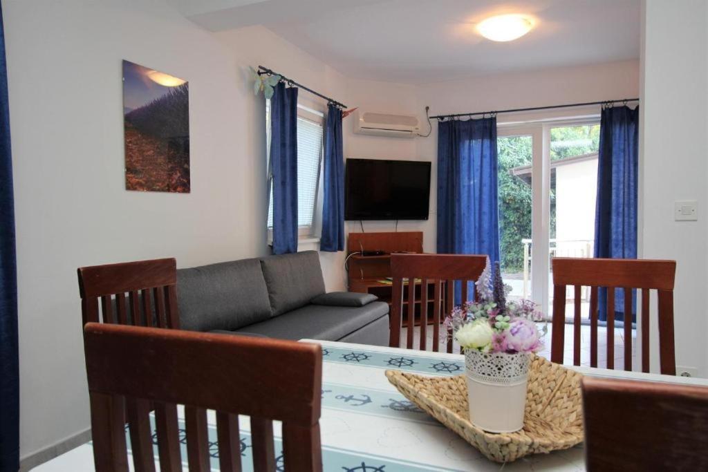 Apartmani Zec Šilo Kültér fotó