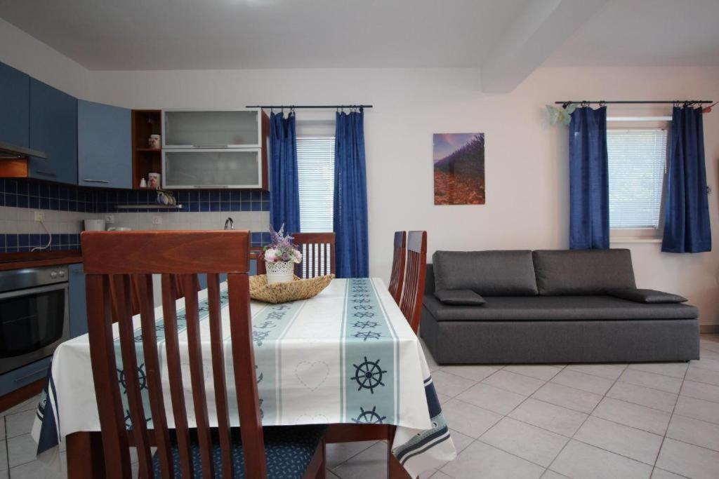 Apartmani Zec Šilo Kültér fotó