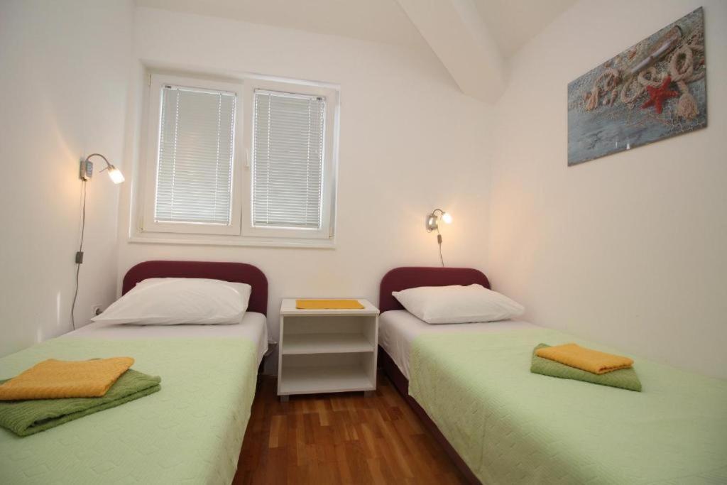 Apartmani Zec Šilo Kültér fotó