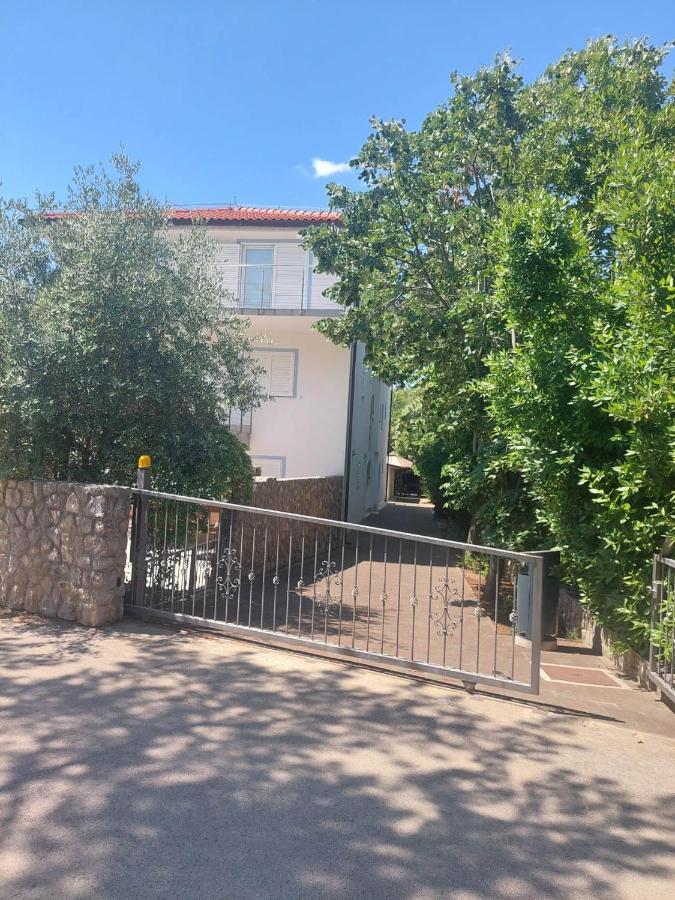 Apartmani Zec Šilo Kültér fotó