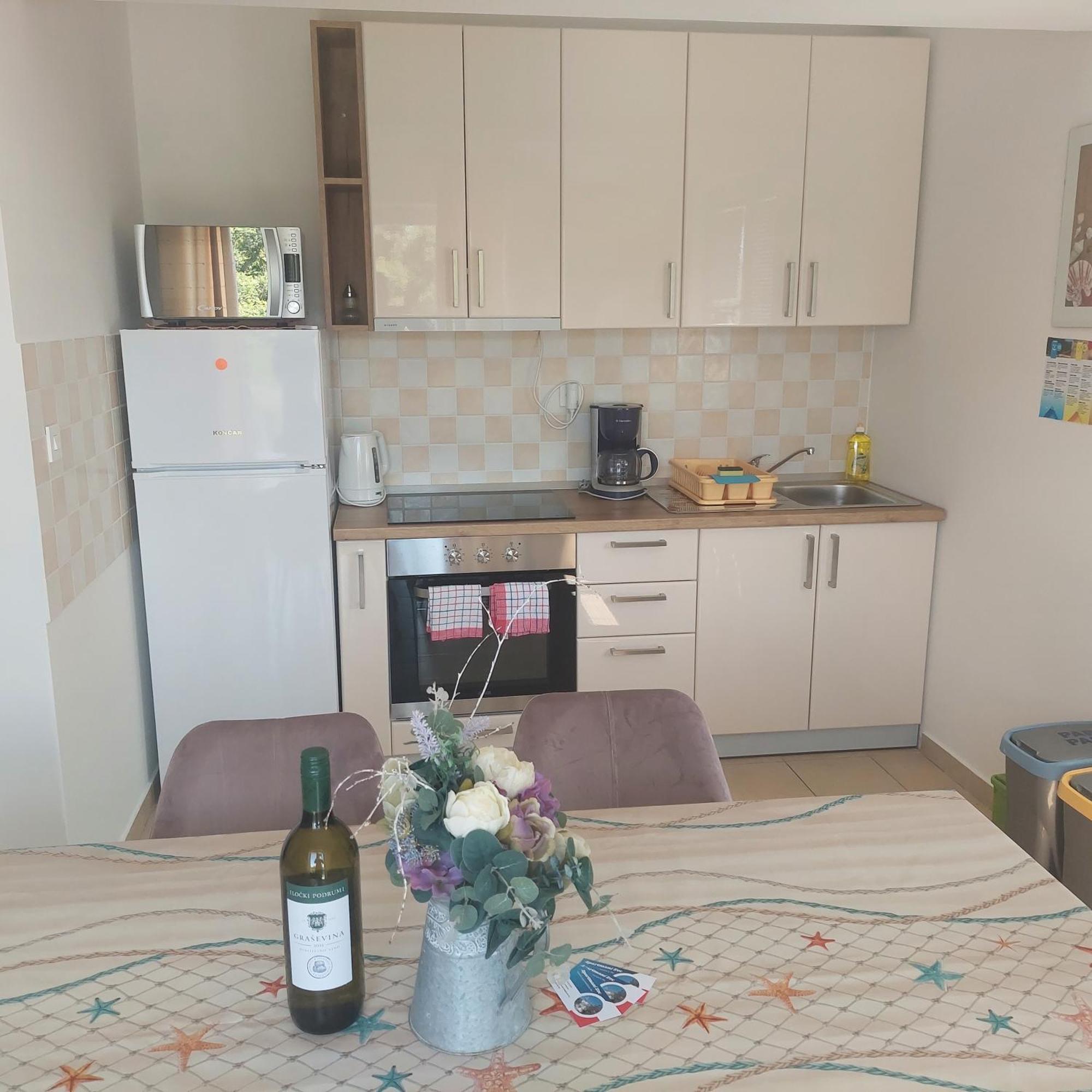 Apartmani Zec Šilo Kültér fotó