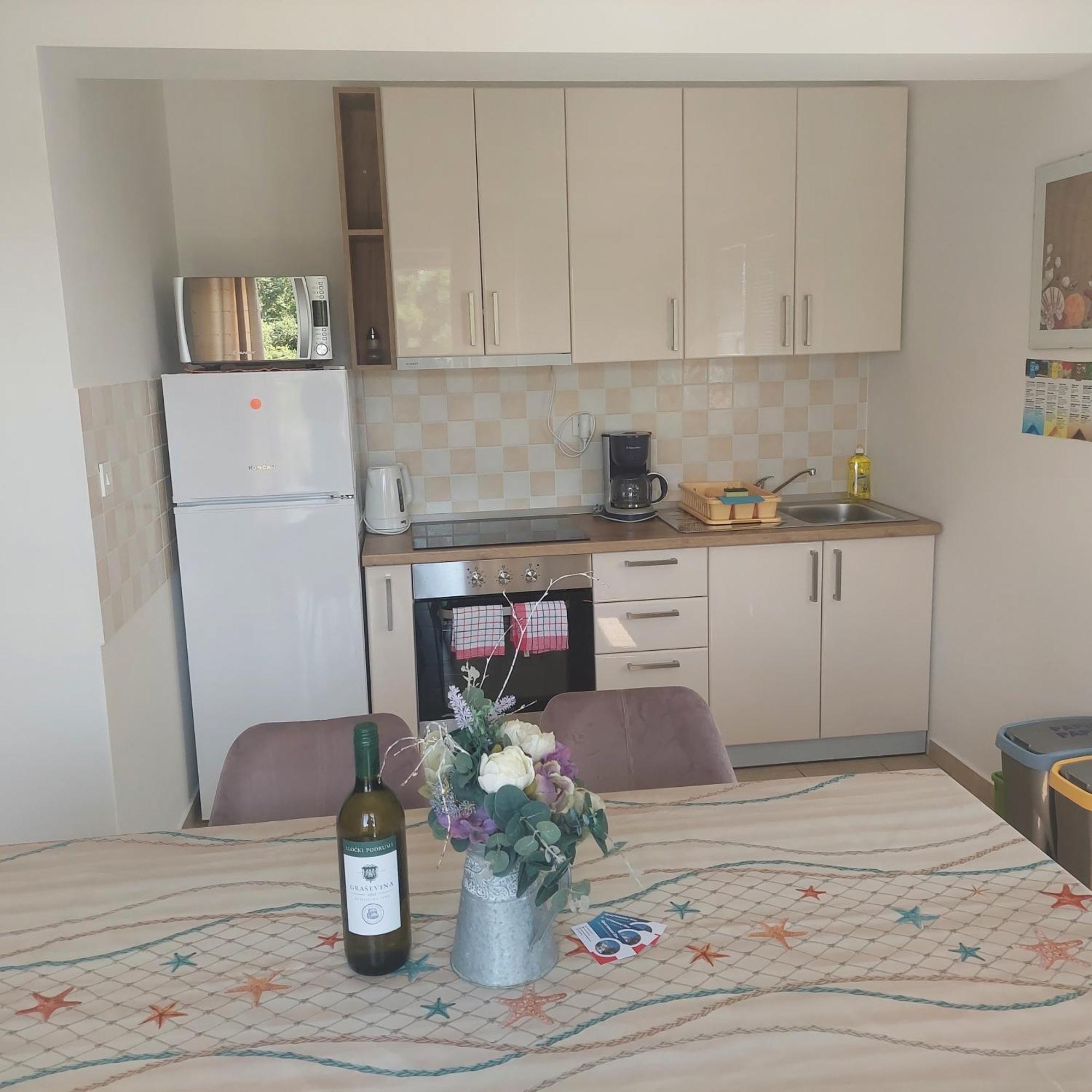 Apartmani Zec Šilo Kültér fotó